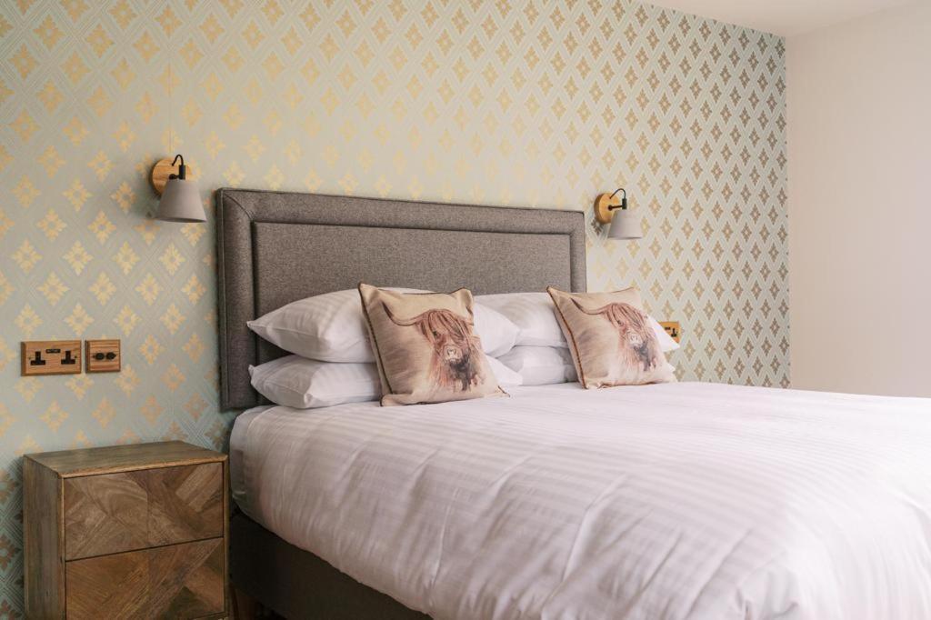The Blind Bull Hotel Little Hucklow ภายนอก รูปภาพ