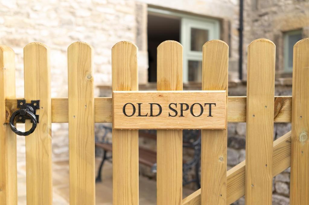 The Blind Bull Hotel Little Hucklow ภายนอก รูปภาพ